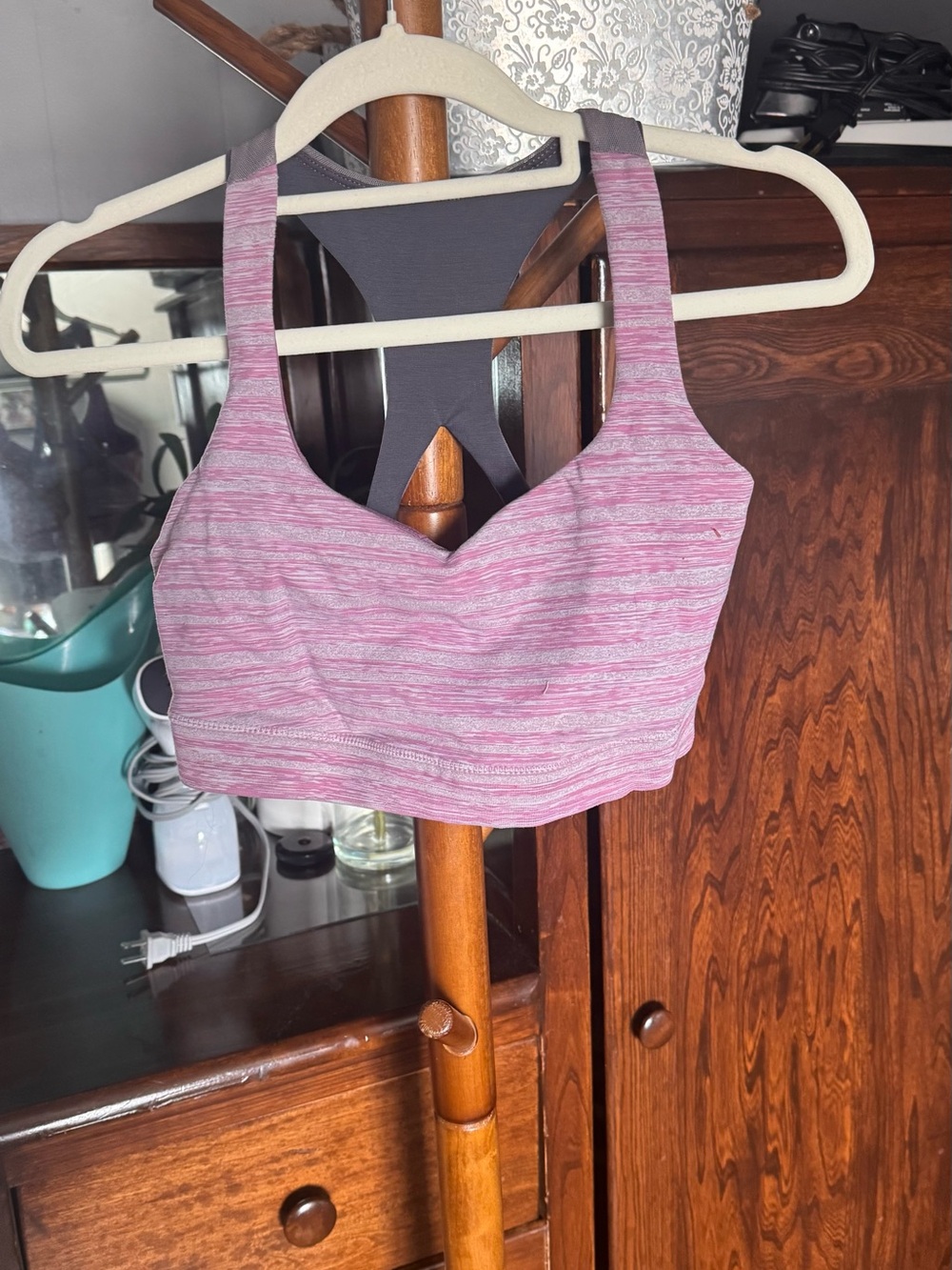 💜Lululemon Strappy Racerback Sports Bra — Size 6